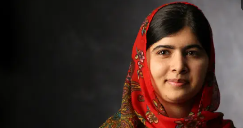 Malala Yousafzai adalah  tokoh muslim penulis terkenal