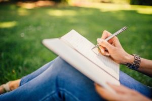 Cara Menulis dengan Bagus, Rapi, dan Cepat