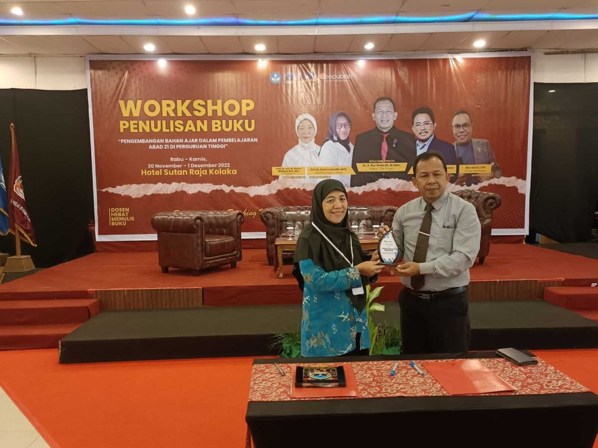 Workshop Penulisan Buku "Pengembangan Bahan Ajar Dalam Pembelajaran ...